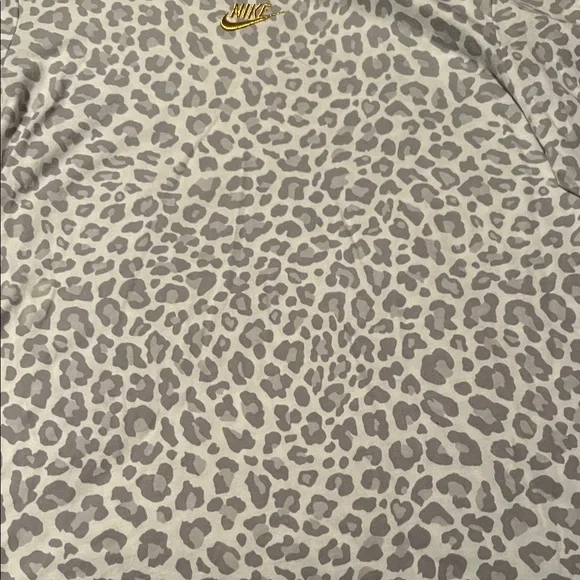 Nike White and Gray Leopard Print Top - Picture 4 of 6